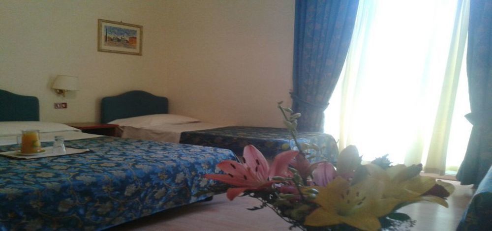 Hotel Altavilla 9 Рим Экстерьер фото