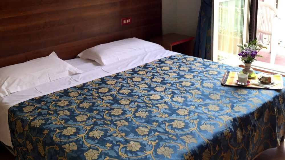Hotel Altavilla 9 Рим Экстерьер фото